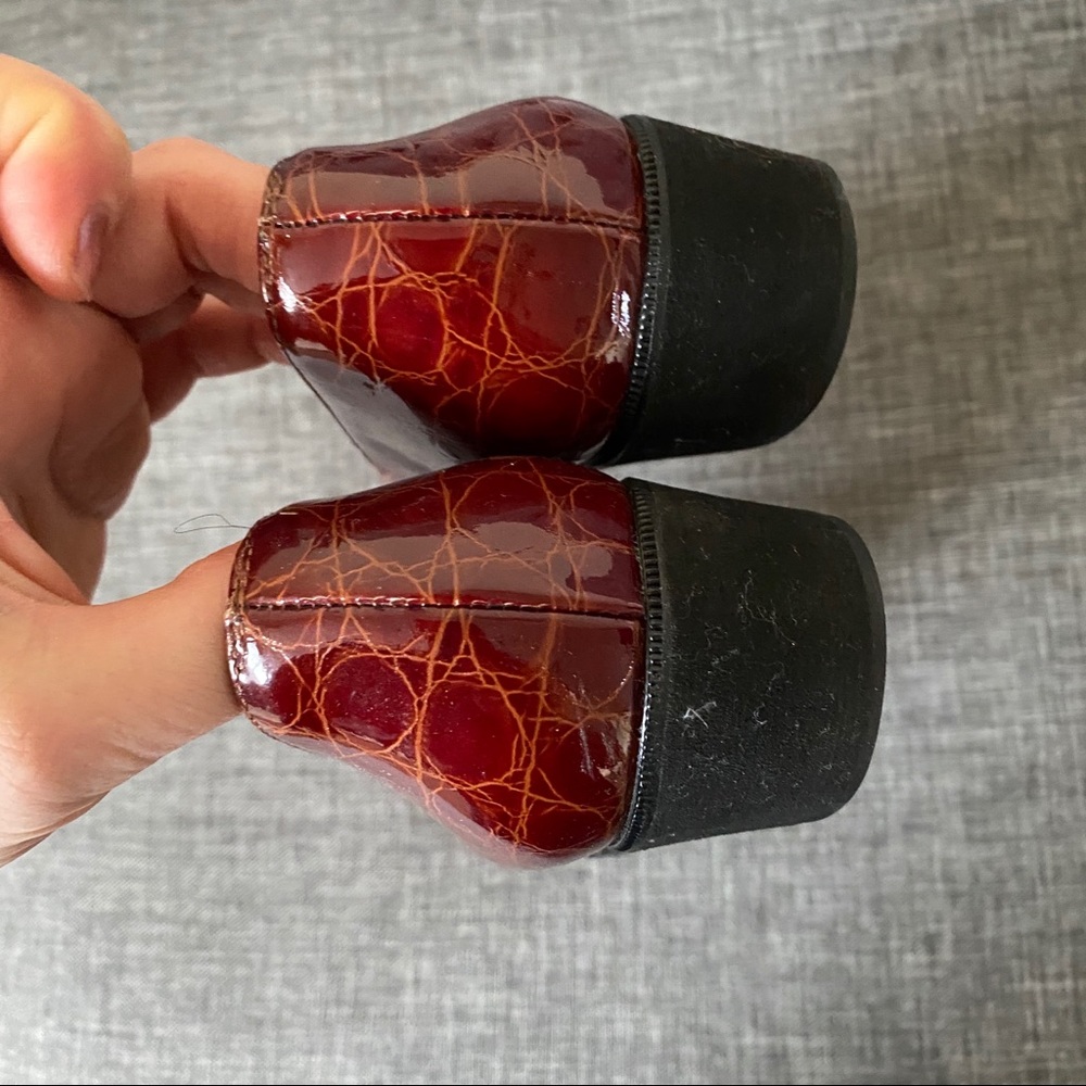 SALVATORE FERRAGAMO PUMPS - Picture 4 of 10